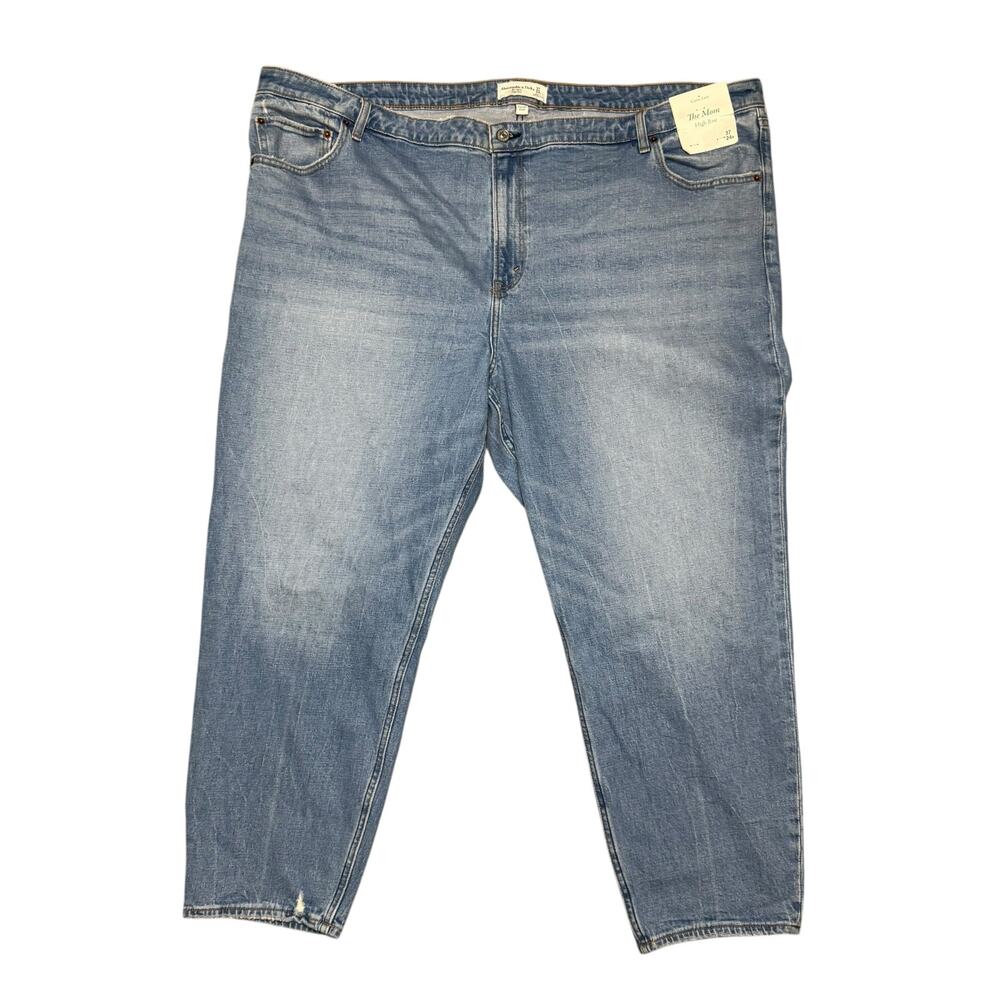 NWT Abercrombie & Fitch Curve Love The Mom High Rise Jeans 37 24R Light Wash